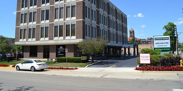 photo of wheaton chiropractor building